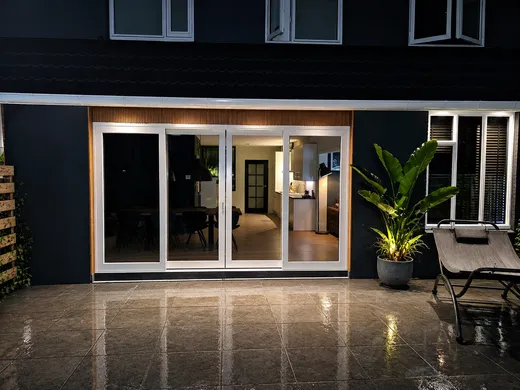 Nieuwe schuifpui geplaatst in een woning in Groningen