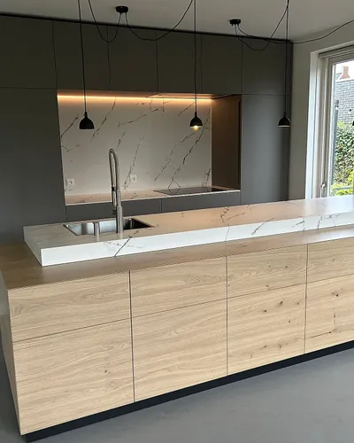 Kookeiland met marmerlook blad in Zuidlaren