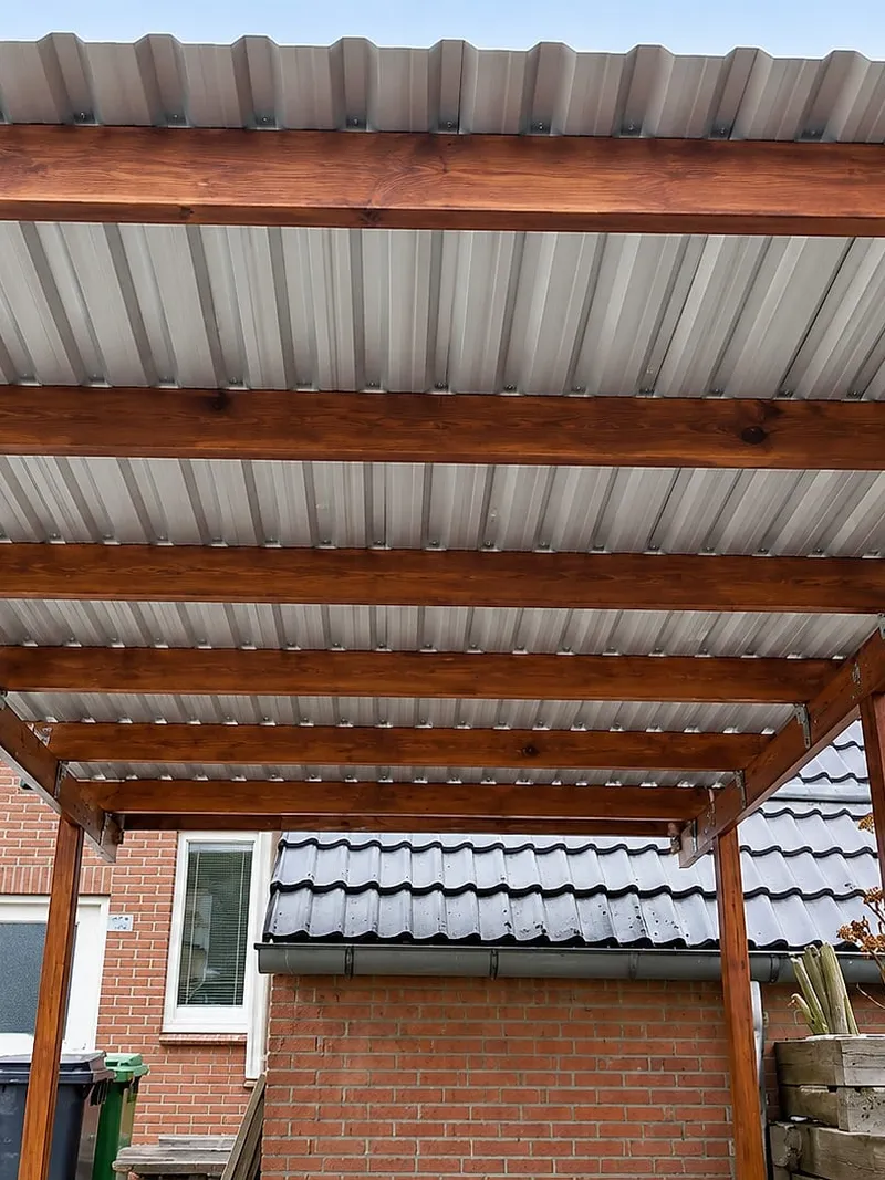 Carport met lichtdoorlatend dak in Beijum — plaatsen & aanleggen door Bontbouw