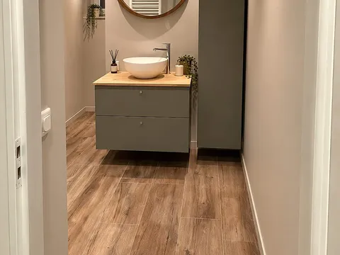 Badkamer zonder wandtegels in Beijum