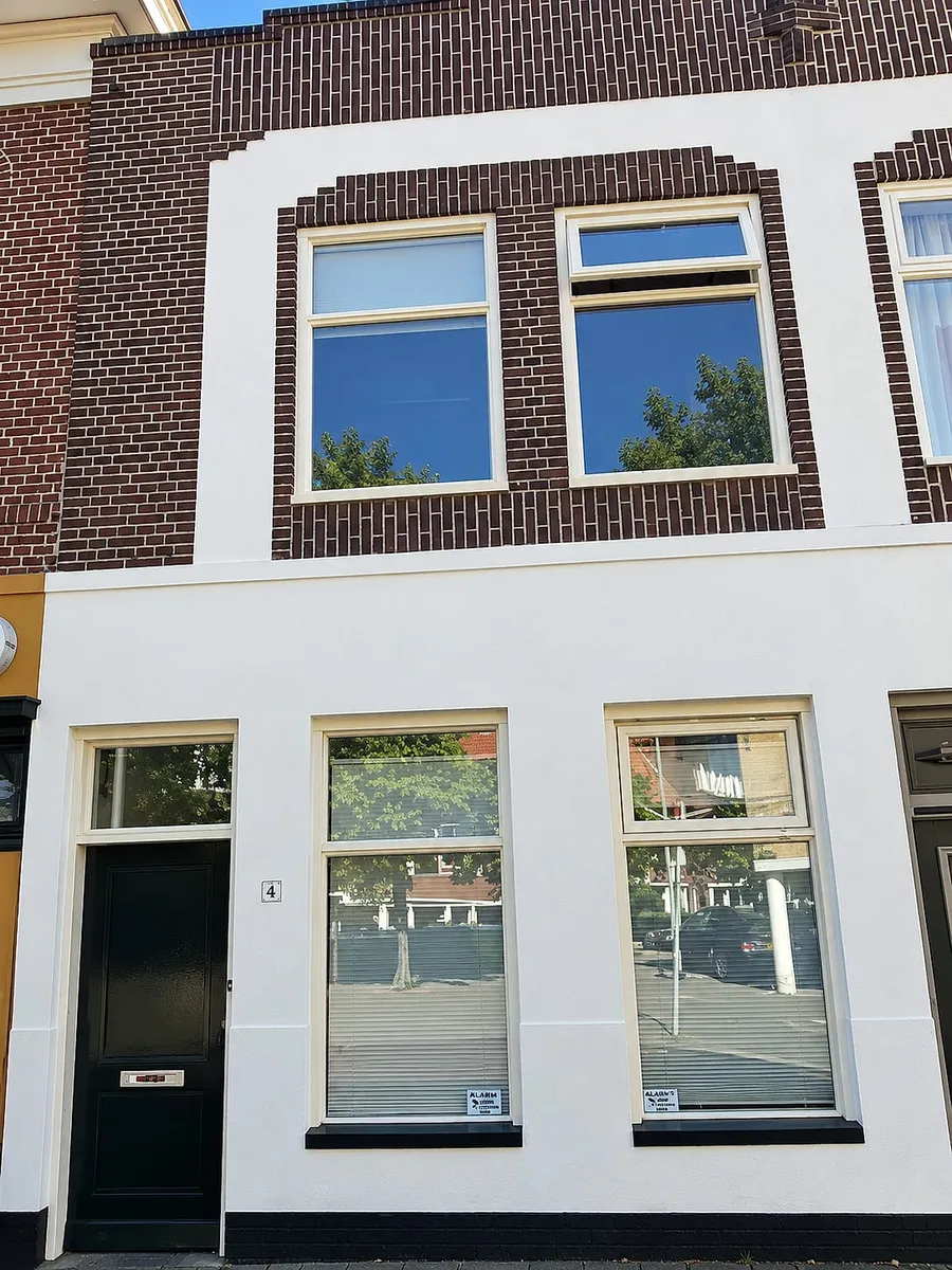 Witte schipperswoning in Groningen — schilderwerk door Bontbouw
