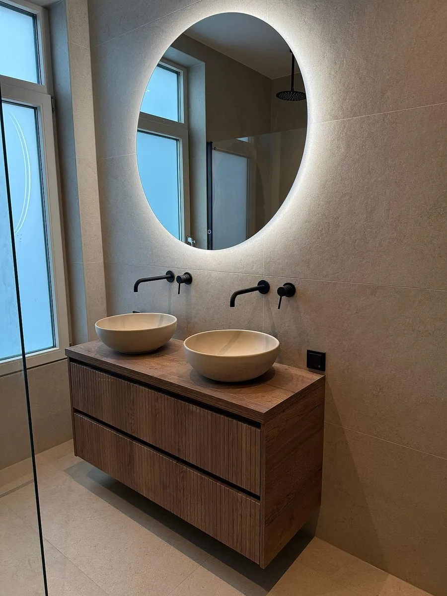 Badkamer met inloopdouche in Korrewegwijk — badkamerrenovatie door Bontbouw
